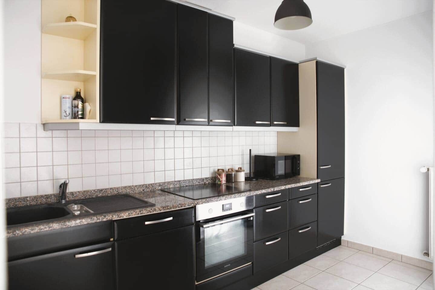 Een microgolfoven, een oven