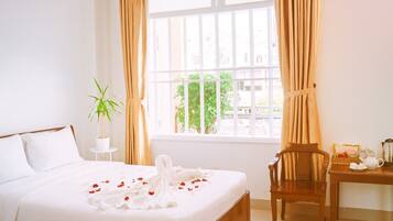 Deluxe Quadruple Room, City View | Street view