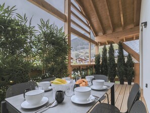 Balcony - 6-person Apartment Near Megeve Spa (Combloux)
