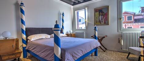 5 chambres, fer et planche à repasser, Wi-Fi, draps fournis