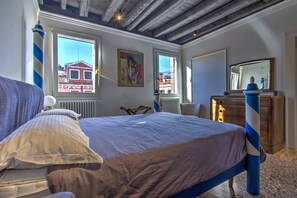 4 bedrooms, iron/ironing board, WiFi, bed sheets - Biennial Terrace (Venezia)