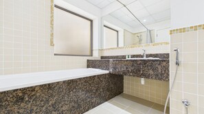 Bathroom - Spacious 2 BR with Sea & Marina View  (Dubai)