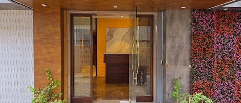 Entrée de l’hébergement