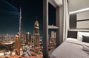 3 bedrooms, in-room safe, desk, iron/ironing board - Premium Suite 3 BR with 200° Views of Burj Khalifa, Sunset Views and 85" TV! (Dubai)