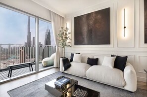 Smart TV, video games, books - Premium Suite 3 BR with 200° Views of Burj Khalifa, Sunset Views and 85" TV! (Dubai)