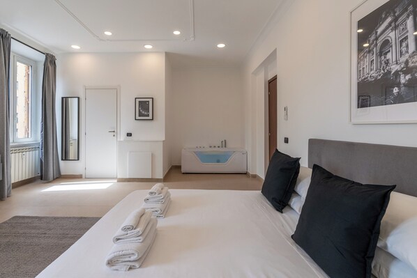 Luxury Room, Balcony, City View | Free WiFi