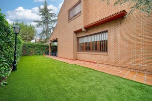 Property grounds - P Casa Cafe Madrid Calle Carlos Dubois 3 (Madrid)