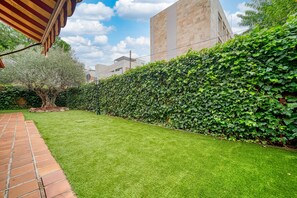 Property grounds - P Casa Cafe Madrid Calle Carlos Dubois 3 (Madrid)