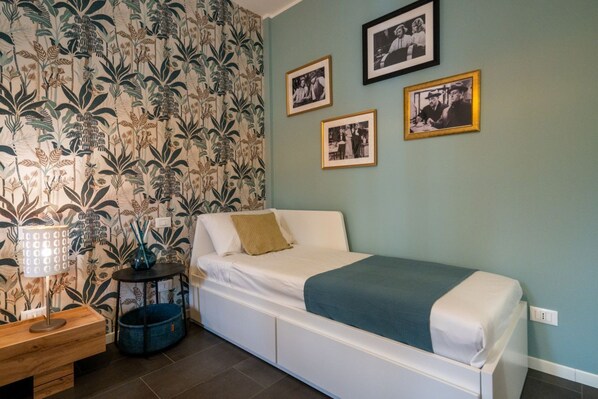 2 bedrooms, iron/ironing board