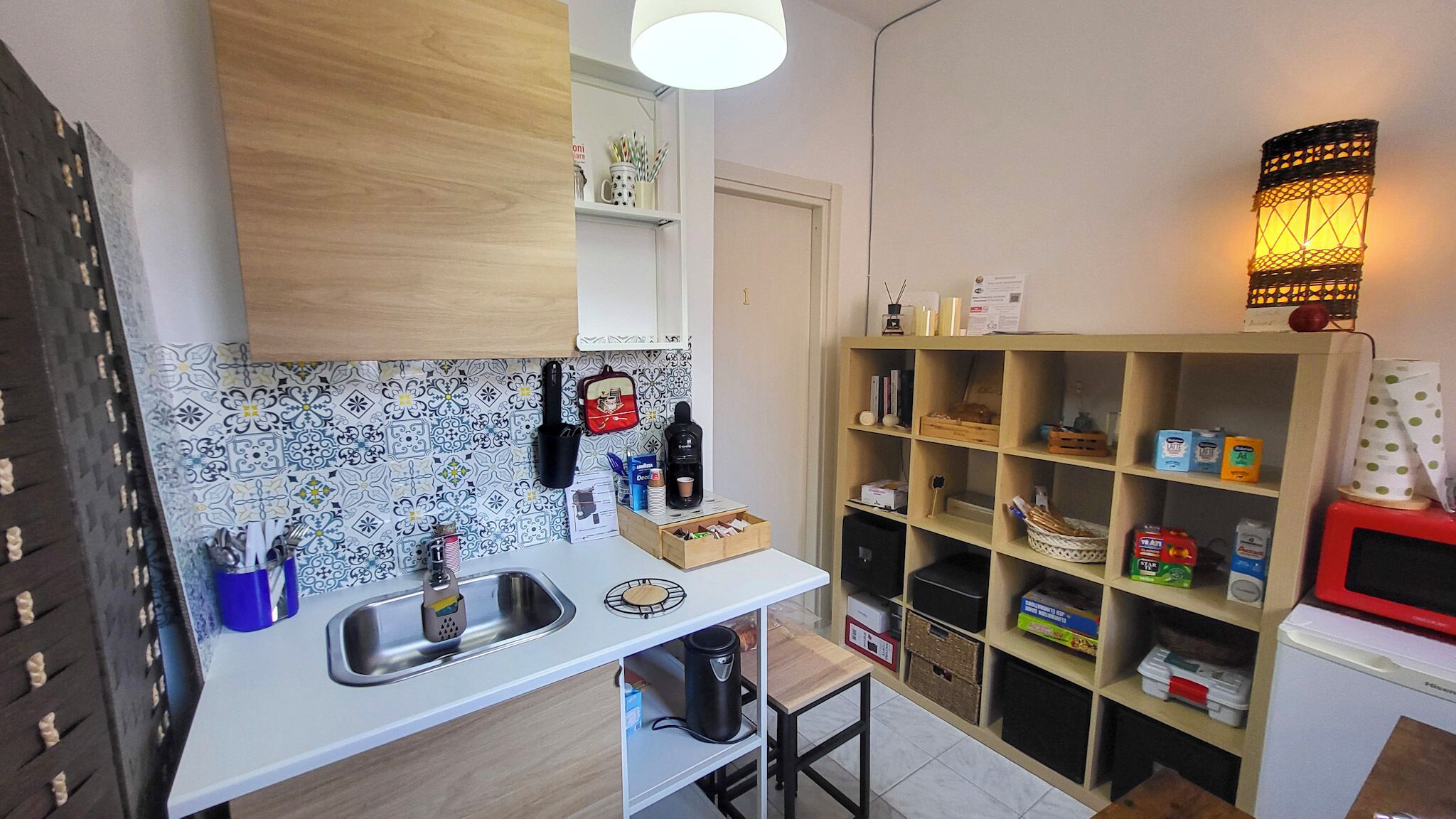 Großer Kühlschrank, Mikrowelle