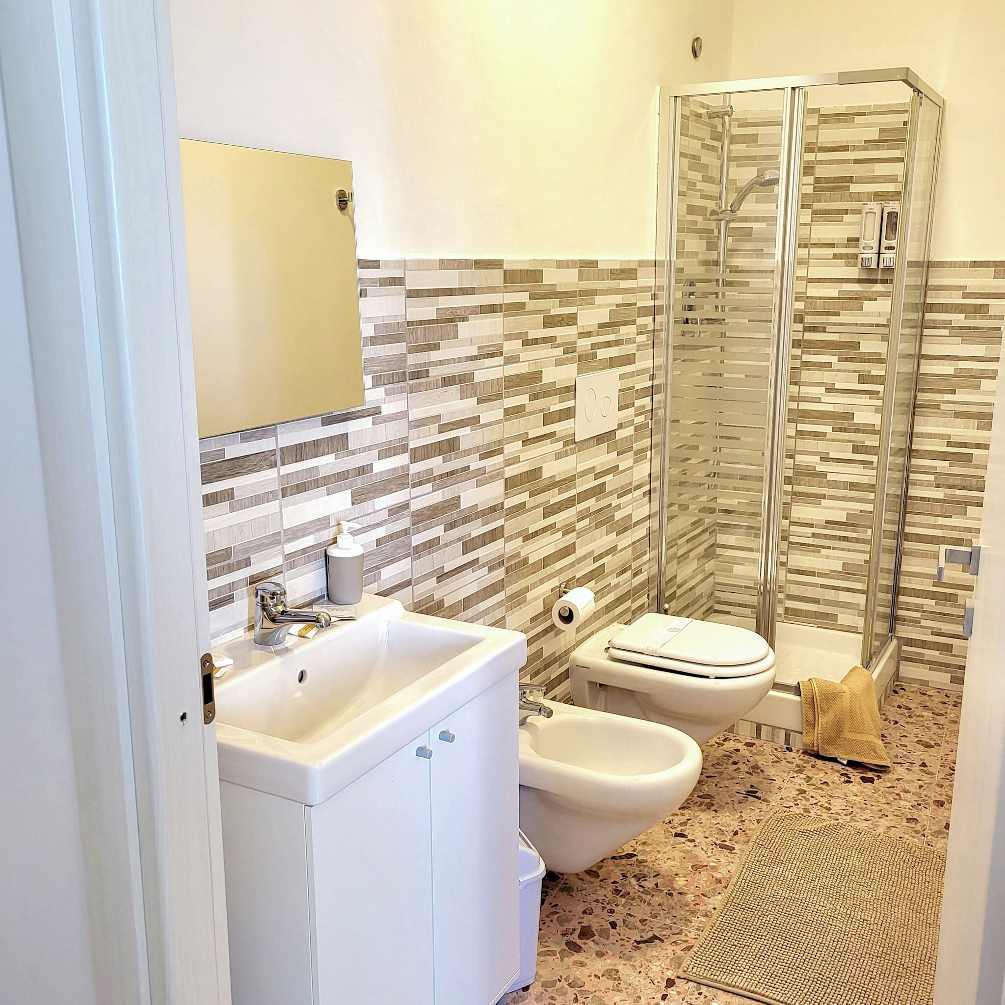 Double Room, Mountain View | Bathroom | Hair dryer, towels, soap, shampoo