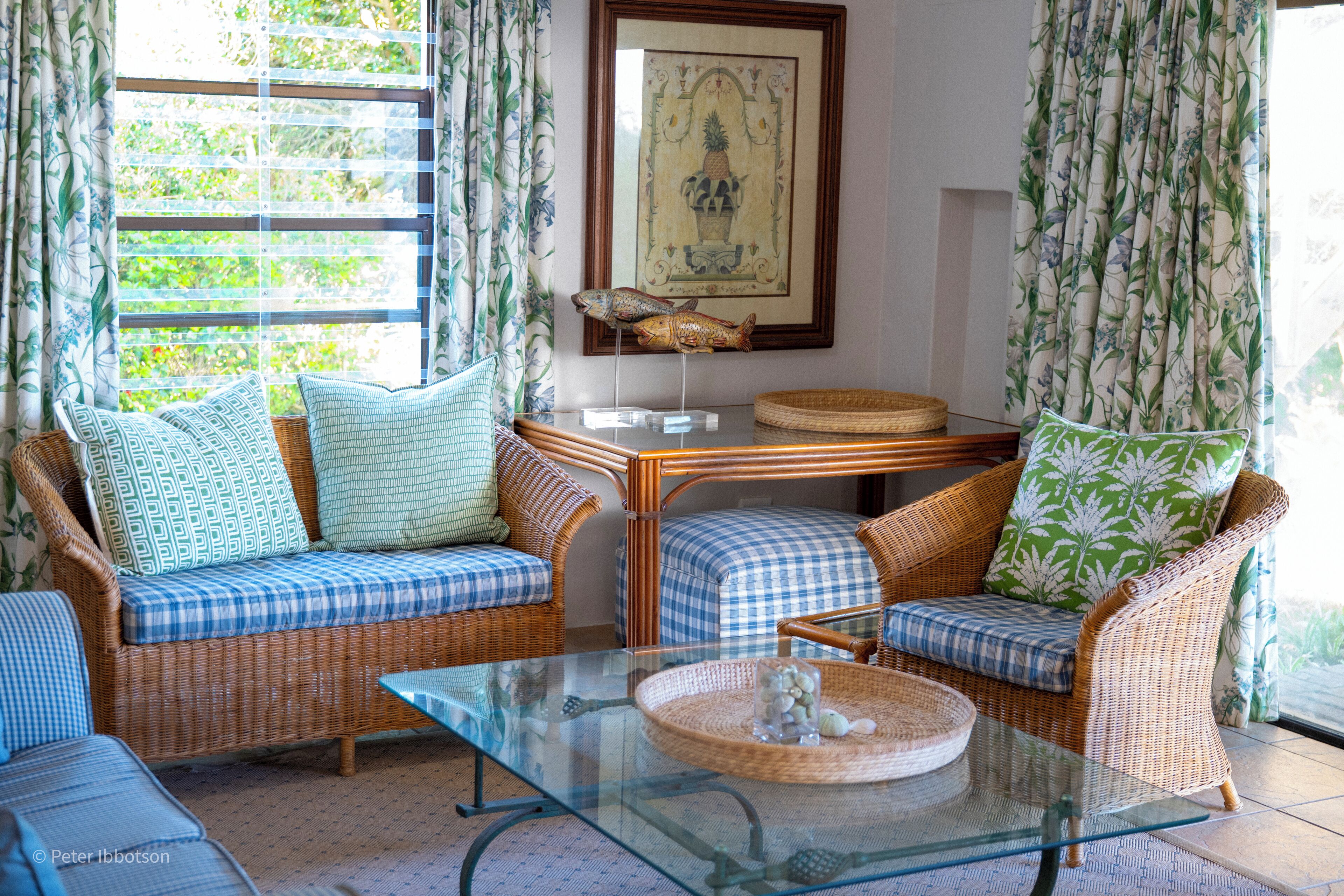 House, 4 Bedrooms, Balcony, Partial Ocean View | Living area