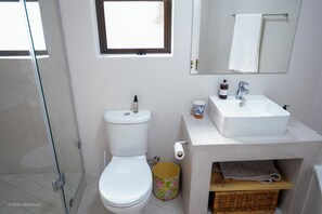 Maison, 4 chambres, balcon, vue partielle sur l'océan | Salle de bain