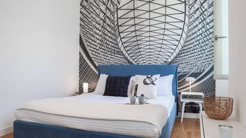 Apartment | Premium bedding, down comforters, iron/ironing board, cribs/infant beds