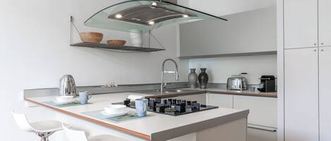 公寓 | 高級寢具、羽絨被、熨斗/熨衫板、嬰兒床 (收費)