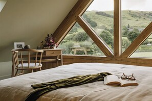 5 bedrooms, iron/ironing board, free WiFi, bed sheets