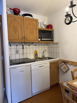 Private kitchen - Cosy apartment ski-in/ski-out (Les Allues)