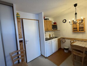 Private kitchen - Cosy apartment ski-in/ski-out (Les Allues)