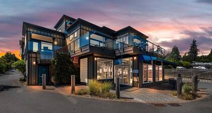Sooke Harbour Penthouse - King Suite