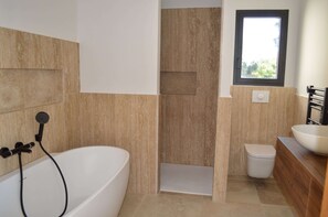 Shower, hair dryer, towels, toilet paper - Villa Anna - 10mn from the beach (Bonifacio)