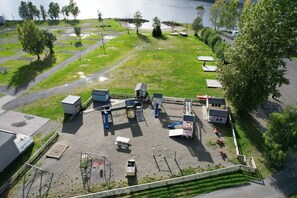 Zona de juegos infantil al aire libre