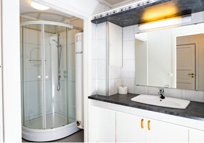 Family Cabin, Pets Allowed, Lake View | Bathroom - Lillehammer Camping (Lillehammer)
