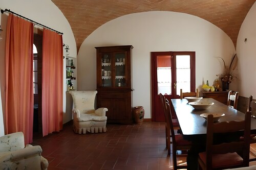 Pod.natalino farmhouse between woods and reality in the land of the giants
