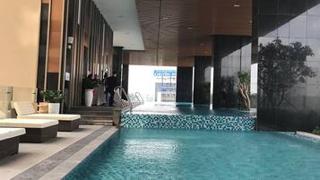 Bañera y ducha independientes, artículos de tocador gratuitos