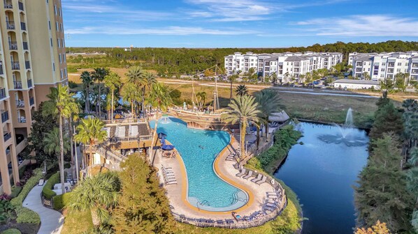 Apartment - 2BR Fireworks View With Pool Spa 5 Minutes to Disney (Orlando)