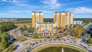Apartment - 2BR Fireworks View With Pool Spa 5 Minutes to Disney (Orlando)