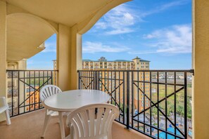 2 bedrooms, Internet - 2BR Fireworks View With Pool Spa 5 Minutes to Disney (Orlando)