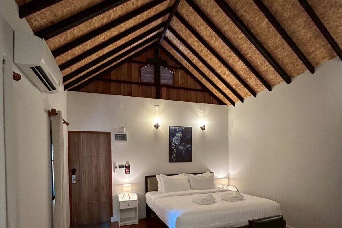 Standard Single Room, Balcony | Peti besi dalam bilik, meja, ruang kerja komputer riba, Wi-fi percuma 