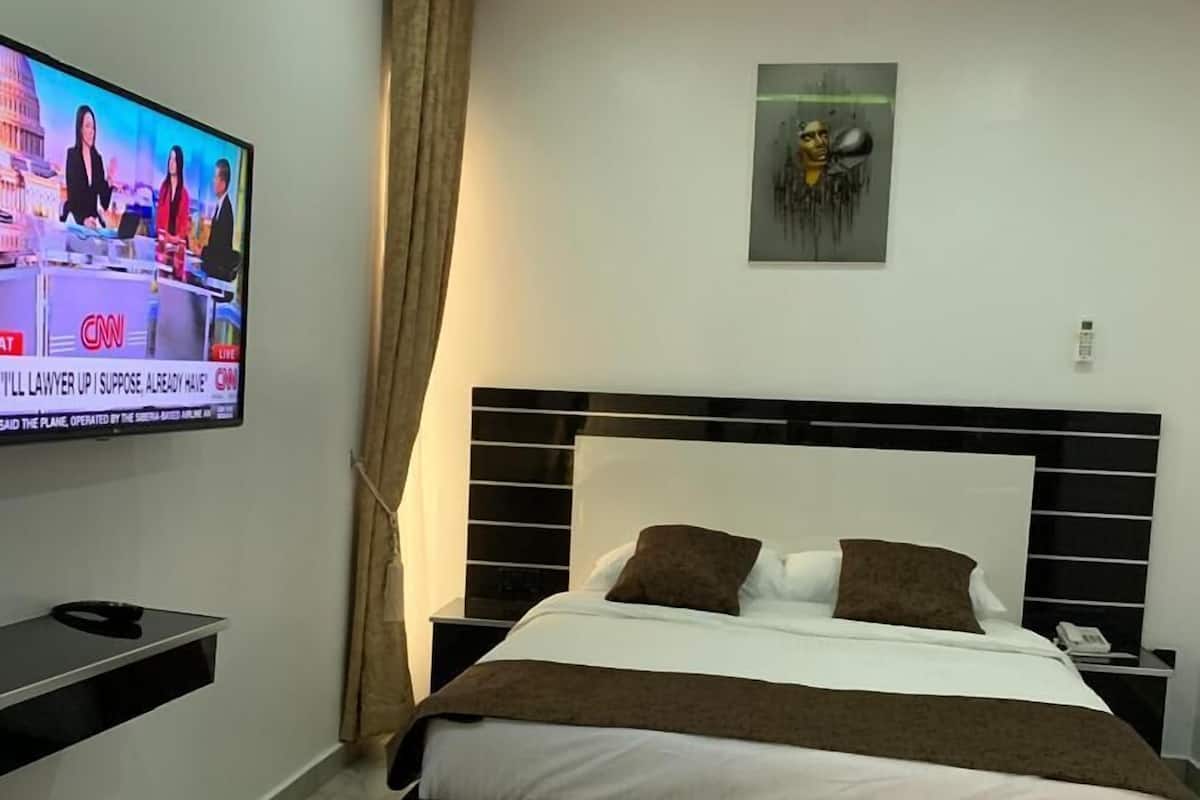 Executive Single Room | Laptop workspace, free WiFi