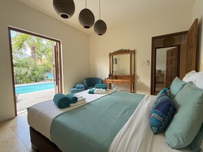 3 bedrooms, iron/ironing board, WiFi, bed sheets - Bright 3-Bedroom Villa Near Eagle & Palm Beach (Noord)