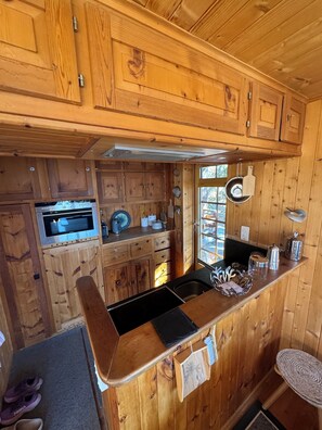 Oven, stovetop, dishwasher - Cosy chalet for 6 people, quiet, ski access, with splendid views of the Matterhorn. -inside: Bright (St-Luc)