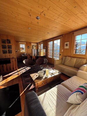 TV, fireplace, DVD player - Cosy chalet for 6 people, quiet, ski access, with splendid views of the Matterhorn. -inside: Bright (St-Luc)