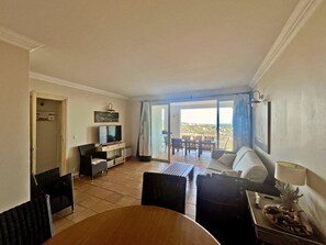 Living area - Sea view apartment, 6/8 people. Vacation Village (Grimaud)