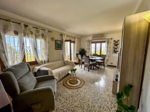 TV - Country House 'Vinya Del Mar' with Sea View, Private Terrace and Wi-Fi (Deià)