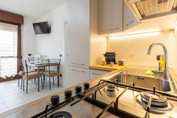 Microwave, toaster, ice maker