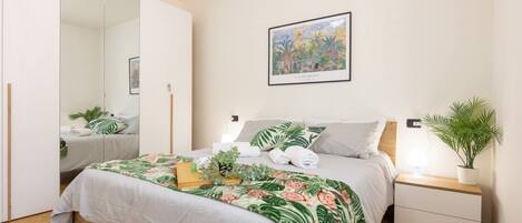 2 bedrooms, iron/ironing board
