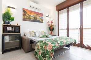 2 bedrooms, iron/ironing board