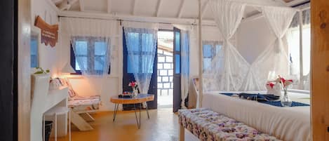 ChaumiĂšre luxueuse, vue sur le jardin | Espace de travail pour ordinateurs portables, accĂšs au Wi-Fi (inclus)