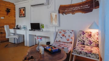 Luxe cottage, uitzicht op tuin | Een laptopwerkplek, gratis wifi