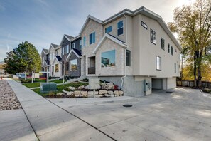 Apartment (3 Bedrooms) | Interior - Ski Resorts & SLC Fun! Brand New Millcreek Home (Salt Lake City)