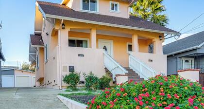 5 Mi to Jack London Square: Apt w/ Shared Yard