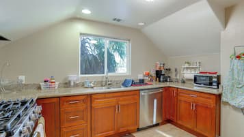 Apartment (1 Bedroom) | Interior