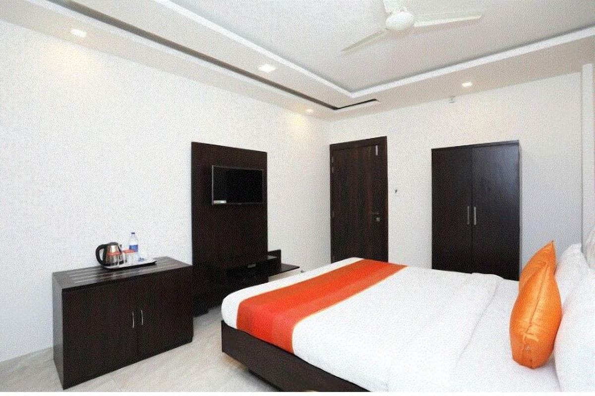 Deluxe Double Room, City View