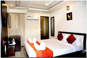 Deluxe Double Room, City View