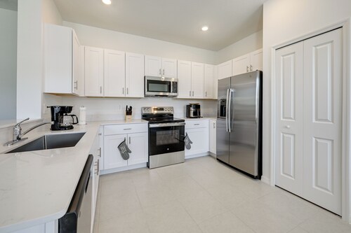 Newly Built Townhome 8 Mi to Manatee Viewing Ctr!