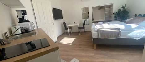 1 chambre, fer et planche à repasser, Wi-Fi, literie fournie
